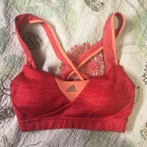 Women’s sports bra